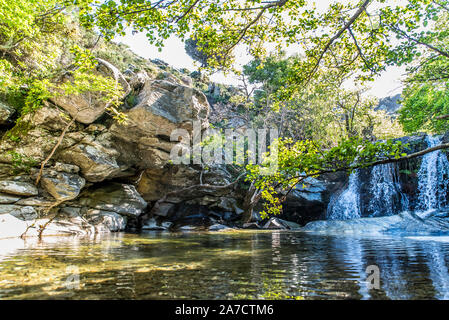 Cascate di Pythara nell'isola di Andros, Cicladi Grecia Foto Stock