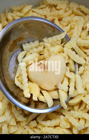 Viste generali di Harry's Fish & Chip shop a Chichester, West Sussex, Regno Unito. Foto Stock