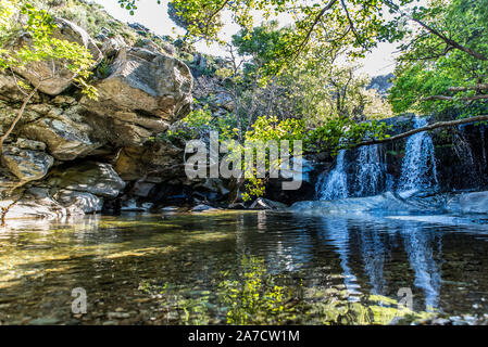 Cascate di Pythara nell'isola di Andros, Cicladi Grecia Foto Stock