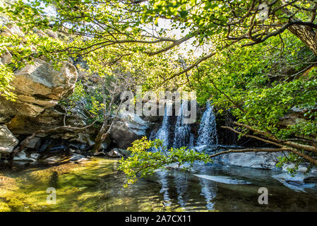 Cascate di Pythara nell'isola di Andros, Cicladi Grecia Foto Stock