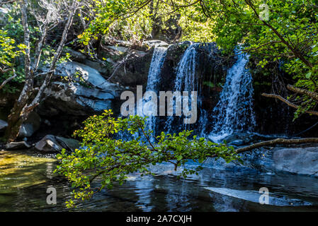 Cascate di Pythara nell'isola di Andros, Cicladi Grecia Foto Stock