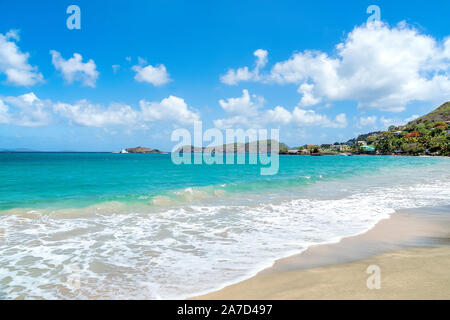 Friendship Bay Beach sull'isola Bequia, St Vincent e Grenadine Foto Stock