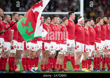 Tokyo, Giappone. 1 Nov 2019. I giocatori del Galles cantare il loro inno prima della Coppa del Mondo di Rugby in bronzo match finale tra la Nuova Zelanda e il Galles in Tokyo, Giappone, il 1 novembre 2019. (Foto di Flor Tan Jun/Espa-Images) Foto Stock