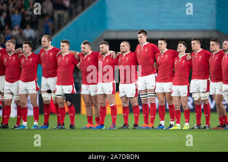 Tokyo, Giappone. 1 Nov 2019. Galles squadra reagisce al nuovo ZealandÂ's haka prima della Coppa del Mondo di Rugby in bronzo match finale tra la Nuova Zelanda e il Galles in Tokyo, Giappone, il 1 novembre 2019. (Foto di Flor Tan Jun/Espa-Images) Foto Stock