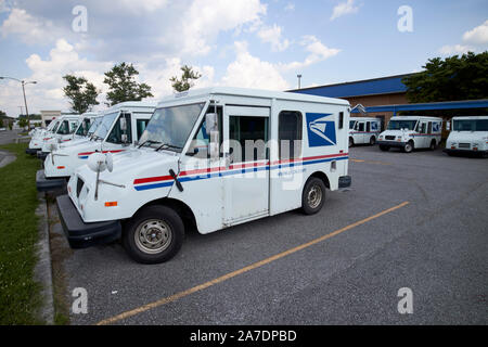 Fila di grumman llv United States Postal service delivery usps autocarri leggeri Oak Ridge tennessee USA Foto Stock