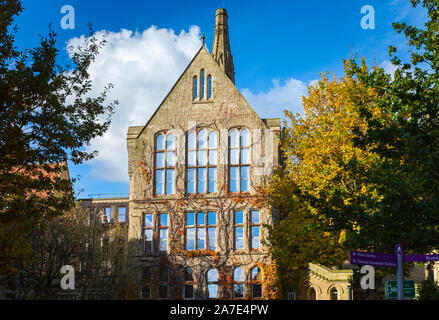 Il Beyer laboratori edificio, antico quadrilatero, Università di Manchester, Manchester, Inghilterra, Regno Unito. Foto Stock