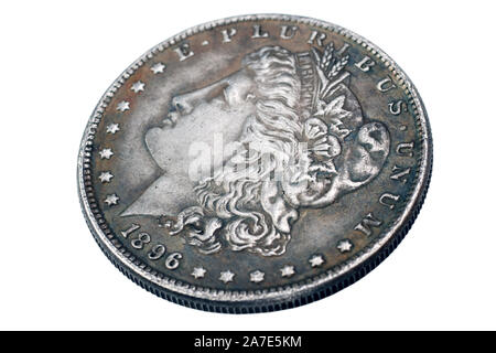 Vecchio vintage silver dollar dal 1896 isolato su sfondo Foto Stock