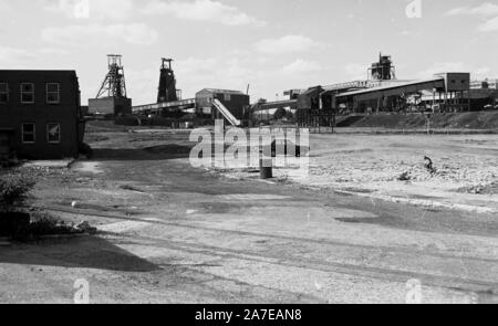 Una miniera di carbone nel Dearne Valley, South Yorkshire nel 1983. La miniera di carbone (insieme con tutte le altre miniere di carbone del Regno Unito) è stata chiusa. Foto Stock