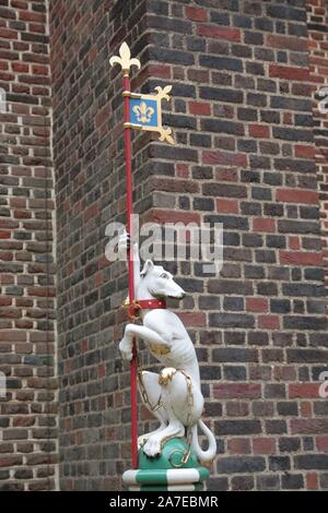 Hampton Court Palace white Richmond greyhound figura, London, England, Regno Unito Foto Stock