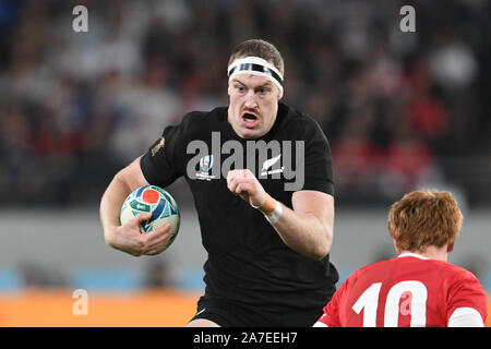 Brodie Retallick della Nuova Zelanda durante il 2019 Coppa del Mondo di Rugby in bronzo match finale tra la Nuova Zelanda e il Galles al Tokyo Stadium a Tokyo in Giappone il 1 novembre 2019. Foto di Tadashi Miyamoto Foto Stock