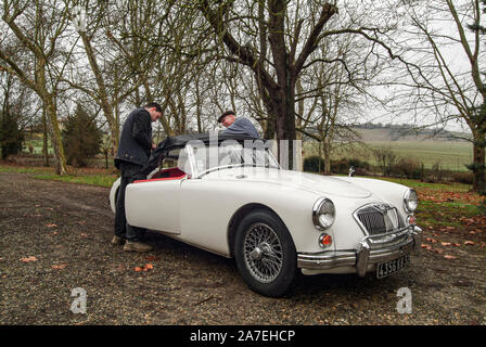 Auch ,Gers, Francia, 10 Gennaio 2008 . White MGA 1600 dal 1960 appartenente ad un allevatore francese. Foto Stock