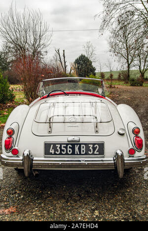 Auch ,Gers, Francia, 10 Gennaio 2008 . White MGA 1600 dal 1960 appartenente ad un allevatore francese. Foto Stock