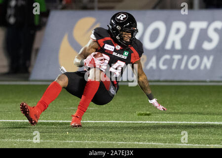 Novembre 01, 2019: Ottawa Redblacks wide receiver R.J. Harris (84) Catture un passaggio a una linea di cantiere durante il CFL gioco tra il Montreal Alouettes e Ottawa Redblacks a TD Place Stadium di Ottawa in Canada. Daniel Lea/CSM. Foto Stock