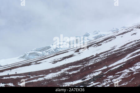 Vista del ghiacciaio in recessione sul vulcano Cotopaxi, Cotopaxi Parco Natioanal, Ecuador Foto Stock