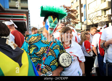Un Sud Africa ventilatore mostra il suo sostegno in vista del 2019 Coppa del Mondo di Rugby partita finale a Yokohama Stadium. Foto Stock