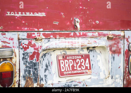 Bedford, Bedfordshire, Regno Unito. Il 2 giugno 2019. Festival dell'automobilismo, frammento di un Vintage VW bus retrò camper Foto Stock