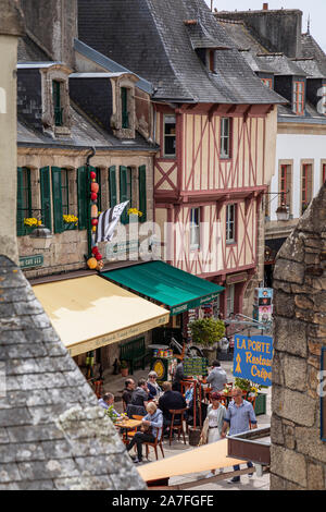 Vista della città vecchia dalle mura, Concarneau, Finistère Bretagna, Francia Foto Stock