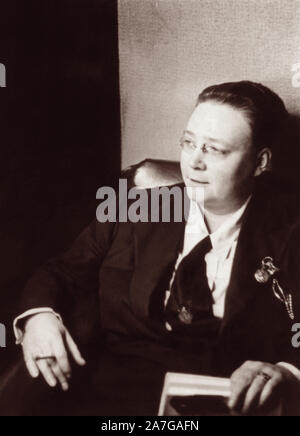 Dorothy Sayers (1893-1957), celebre scrittore inglese spesso considerato uno degli autori britannici informalmente conosciuta come "l' Inklings (a causa della sua amicizia con il C.S. Lewis e Charles Williams). Foto c1930. Foto Stock