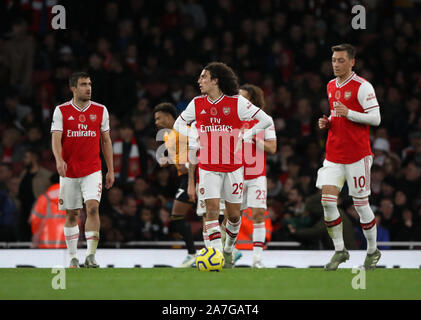 Londra, Regno Unito. 02Nov, 2019. Matteo Guendouzi (A) deiezioni dopo l'obiettivo di stabilizzazione per i lupi (1-1) all'Arsenal v Wolverhampton Wanderers Premier League inglese gioco presso l'Emirates Stadium, nel Regno Unito il 2 novembre 2019. **Solo uso editoriale, è richiesta una licenza per uso commerciale. Nessun uso in scommesse, giochi o un singolo giocatore/club/league pubblicazioni** Credito: Paolo Marriott/Alamy Live News Foto Stock