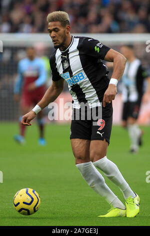 Londra, Regno Unito. 02Nov, 2019. Joelinton di Newcastle United in azione. Premier League, West Ham United v Newcastle Utd al London Stadium, Queen Elizabeth Olympic Park a Londra il sabato 2 novembre 2019. Questa immagine può essere utilizzata solo per scopi editoriali. Solo uso editoriale, è richiesta una licenza per uso commerciale. Nessun uso in scommesse, giochi o un singolo giocatore/club/league pubblicazioni . pic da Steffan Bowen/Andrew Orchard fotografia sportiva/Alamy Live news Credito: Andrew Orchard fotografia sportiva/Alamy Live News Foto Stock