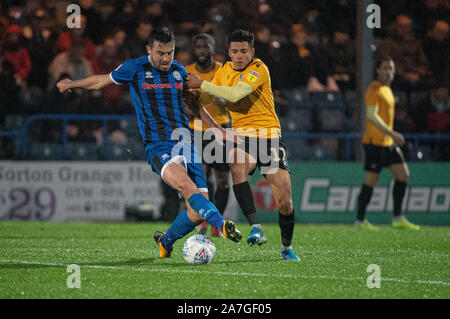 Rochdale, Regno Unito. 2 Nov 2019. Bristol Rovers' Tyler Smith affronta Rochdale's Eoghan O'Connell durante la scommessa del Cielo lega 1 corrispondenza tra Rochdale e Bristol Rovers a Spotland Stadium, Rochdale sabato 2 novembre 2019. (Credit: Ian Charles | MI News) La fotografia può essere utilizzata solo per il giornale e/o rivista scopi editoriali, è richiesta una licenza per uso commerciale Credito: MI News & Sport /Alamy Live News Credito: MI News & Sport /Alamy Live News Foto Stock