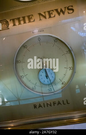 Meteo manometri, Daily News Building Interior, NYC, STATI UNITI D'AMERICA Foto Stock