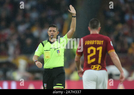 Roma, Italia. 02Nov, 2019. Roma, Italia - 2 Novembre 2019: GIANLUCA ROCCHI arbitro nella Serie A italiana partita di calcio 11 tra As Roma vs SSC Napoli, allo Stadio Olimpico di Roma. Credit: Indipendente Agenzia fotografica/Alamy Live News Foto Stock