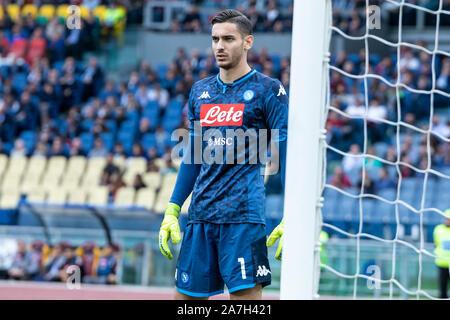 Alex Meret di SSC Napoli visto in azione durante il campionato italiano di una partita di calcio tra la Roma e SSC Napoli presso lo Stadio Olimpico di Roma.(punteggio finale; come Roma 2:1 SSC Napoli) Foto Stock