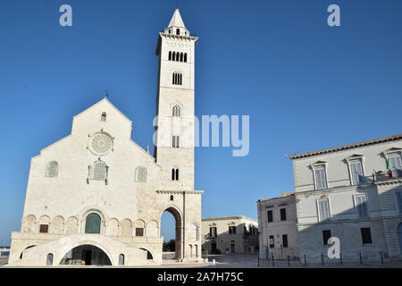 Vista della Cattedrale di Trani, Italia Foto Stock