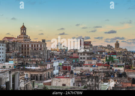 Skyline di Havana (Habana), capitale di Cuba Foto Stock