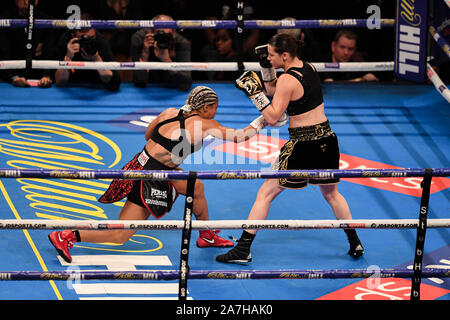 Manchester, Regno Unito. 02Th Nov, 2019. Katie Taylor vs Christina Linardatou - WBO Super-Lightweight Mondiale Campionato a Manchester Arena di Sabato, 02 novembre 2019 a Manchester Regno Unito. Credito: Taka G Wu/Alamy Live News Foto Stock