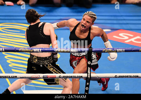 Manchester, Regno Unito. 02Th Nov, 2019. Katie Taylor vs Christina Linardatou - WBO Super-Lightweight Mondiale Campionato a Manchester Arena di Sabato, 02 novembre 2019 a Manchester Regno Unito. Credito: Taka G Wu/Alamy Live News Foto Stock