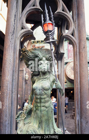 Mermaid Fontana, statua, Diagon Alley, mondo di Wizarding di Harry Potter, Universal Studios, Orlando, Florida, Stati Uniti d'America Foto Stock