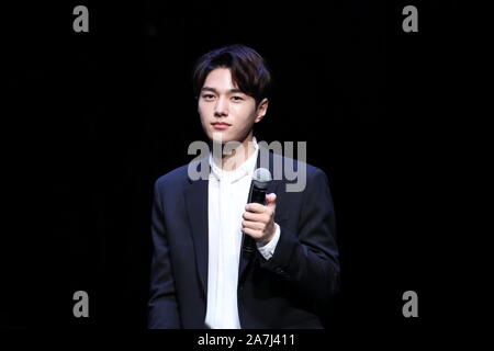Corea del Sud il cantante e attore Kim Myung-soo, noto professionalmente come L, del sud coreano boy gruppo esegue infinita durante 2019 Kim Myung soo solo ventola Foto Stock