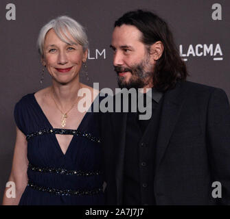 Los Angeles, Stati Uniti. 2° Nov, 2019. Attore Keanu Reeves e Alexandra concedere frequentare il nono LACMA annuale Art Film di gala per onorare Betye Saar e Alfonso Cuaron presso il Los Angeles County Museum of Art di Los Angeles venerdì 2 novembre 2019. Foto di Jim Ruymen/UPI Credito: UPI/Alamy Live News Foto Stock