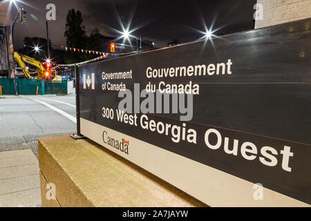 VANCOUVER, BC, Canada - Ott 05, 2019: il governo del Canada in costruzione su West Georgia Street nel centro cittadino di Vancouver. Foto Stock