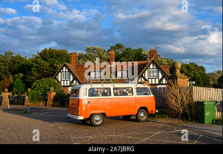 A partire dagli anni settanta VW camper van Foto Stock