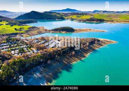 Riva del serbatoio. Vista aerea. Foto Stock