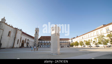 Coimbra, Portogallo - 6 Settembre 2019: Università di Coimbra cortile, Portogallo. Vista panoramica Foto Stock