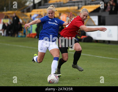 Everton's Kika Van Es (sinistra) e il Manchester United Galton Lia battaglia per la sfera durante la FA DONNA Continental League Cup match a Haig Avenue, Liverpool. Foto Stock