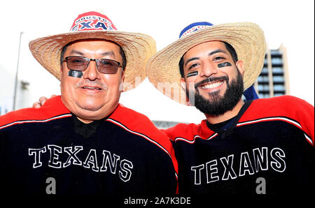 Houston Texans fans prima della NFL serie internazionale corrisponde allo stadio di Wembley, Londra. Foto Stock