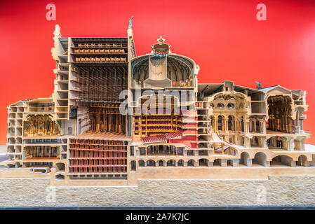 Francia, Parigi, il museo Orsay, il modello del Paris Opera Garnier, in sezione longitudinale, il modello da Richard Peduzzi tra 1984 e 1986 Foto Stock