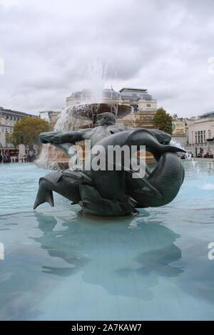 29 ottobre 2019 la fontana del Tritone, Trafalgar Square, Londra, Regno Unito. Foto Stock