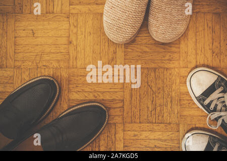 Nuove calzature di lusso - Boy VS Business Man VS Pantofole Foto Stock