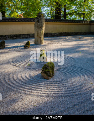 Il Portland Giardino giapponese è un tradizionale giardino Giapponese che occupa 12 acri, situato nel parco di Washington a ovest colline di Portland in Oregon Foto Stock