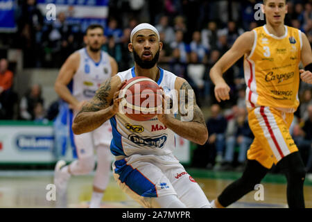Treviso, Italia, 03 Nov 2019, Giordania parchi (Treviso) durante De Longhi Treviso Basket vs il Prosciutto di Carpegna Basket Pesaro - basket italiana una serie campionato - Credito: LPS/Ettore Grifoni/Alamy Live News Foto Stock