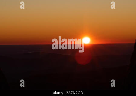 Il sorgere del sole vista dalla Skyline Drive nel Parco Nazionale di Shenandoah Foto Stock
