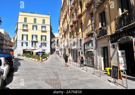 Cagliari, Italia, settembre 2019. Le strade strette del centro citta', Centro Storico Foto Stock