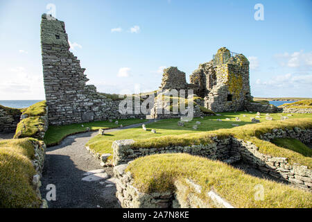 I resti della 'Nuova Hall' del 16C costruita dal conte Robert Stewart, il conte di Shetland come casa del Laird. Foto Stock