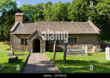 St Leonards chiesa nella frazione di cappella-le-Dale nel Yorkshire Dales National Park, North Yorkshire, Inghilterra. Foto Stock